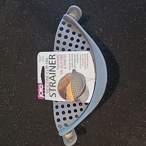 Clip-On Strainer